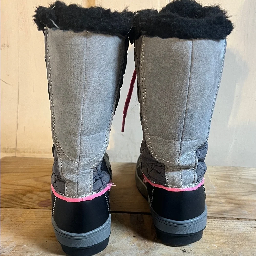 Girls size 12 Totes  Snow Boots - Black and Pink. Pink laces.